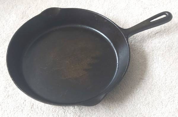 Vintage Smart Diamond G No. 9 Cast Iron Fry Pan 1