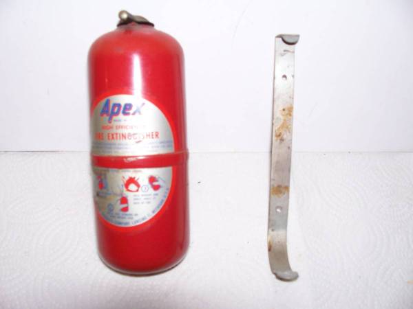 Vintage Apex Fire Extingisher - $10 (lansing)