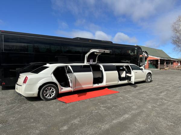 2016 'Limos By Moonlight' Chrysler 300 with Gull and Wedding Door 14 P - $34,000 (Swanzey)63484495821955122