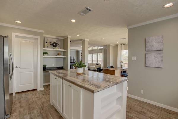 $66,995 / 3br - 1216ft2 - Spacious Floor Plans, Maintenance-Free Lifestyle, Window Coverings (1800 Oak Grove Rd E, Burleson, TX)64305652295043121