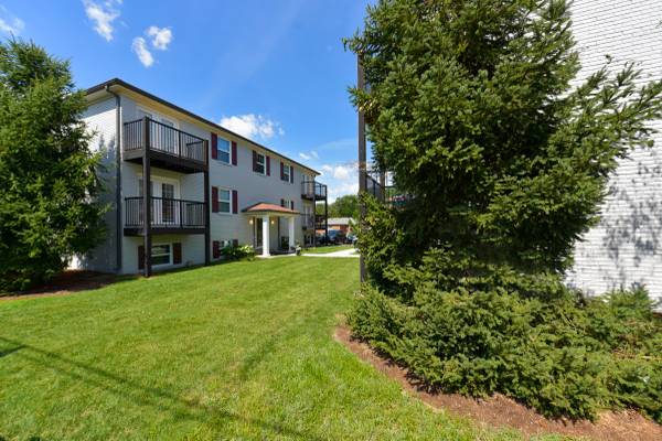 $1,109 / 2br - 900ft2 - MAKE THE MONARCH YOUR NEW HOME! (Louisville, KY)64008826004226121