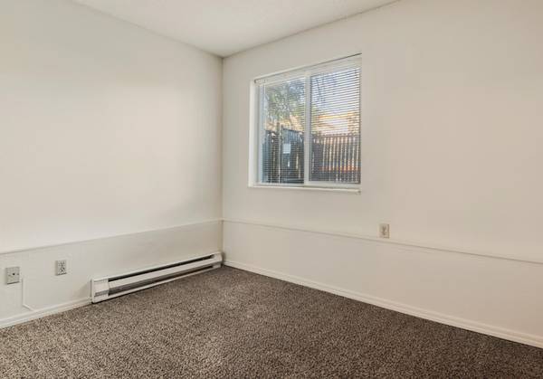 $1,050 1 Mile to PCC-Sylvania & Right by Many Eclectic Shops - Std in Tigard (Portland)63999452400771122