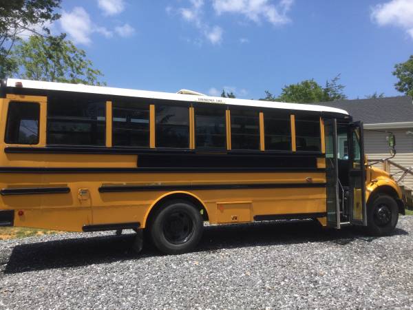 2008 FREIGHTLINER/THOMAS BUS, corta longitud - $4,200 (Lexington)63439970600323121