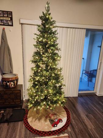 Christmas Tree Artificial With Stand And Tree Skirt & Lights 7.5 Ft - $120 (Pembroke Pines)63471414300289120