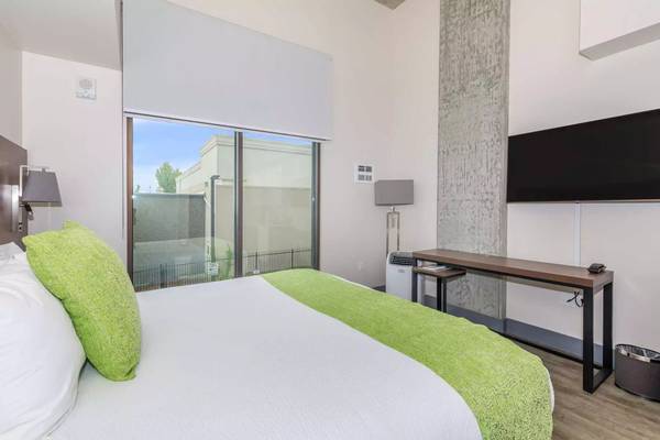 $1,615 / 360ft2 - For a spectacular high-rise view, check out Airmark Apartments (Tukwila - Southcenter)63874307266563123