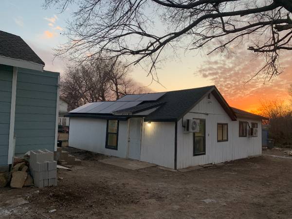 $1000.00 / 1br - Cozy 1 Bed/1 Bath Unit - All Bills Paid - Available 02/01 - $1000/mo63982132972035124