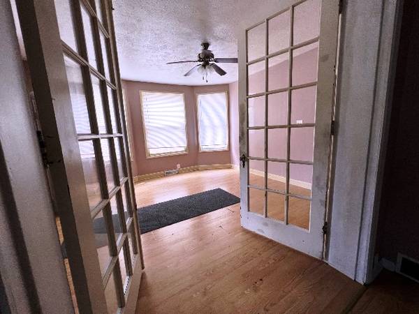 $1,770 / 3br - Single Family Home (907 S Allin)63700508290947122