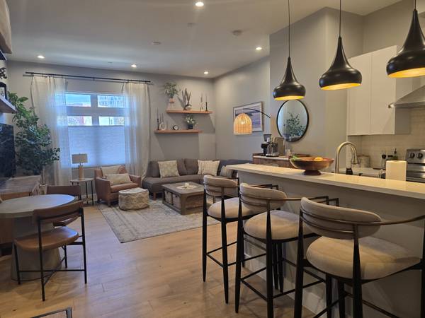 $3,600 / 2br - 10/1!Modern BLDG 2BD!Sullivan/Assembly SQ!2 Garage Parking!Pets NEG! (Sullivan Sq/Assembly Square)63856338460803120