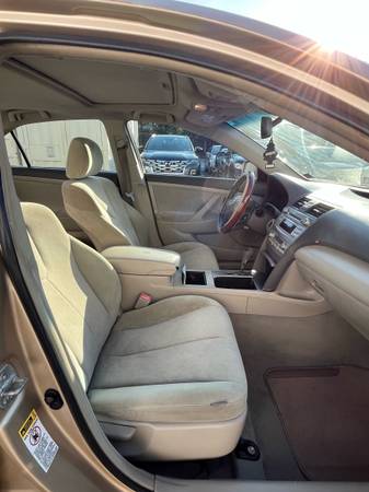 RENT! $275/week $1,100/month  2010 Camry Hybrid - $275 (Fairfax)63616630757763124