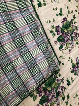 WAVERLY "SWEET VIOLETS" TWIN BEDDING SET - $65 (WAUWATOSA)63471406496897121
