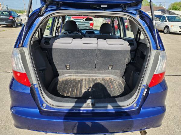 Honda Fit de 2012, 1 DUEÑO, TRANSMISIÓN MANUAL - $3,500 (East Indy)63621981892737122