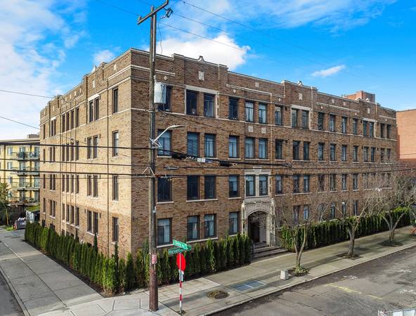 Walkable Studio, Gorgeous Hardwoods, Vintage Building - 3 Weeks Free! 1