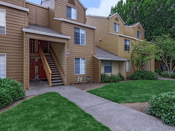 $1,895 / 2br - Business Center, Wood Burning Fireplace - 2 Bed Apt + in Unit WD Set (Tigard)63870108927745122