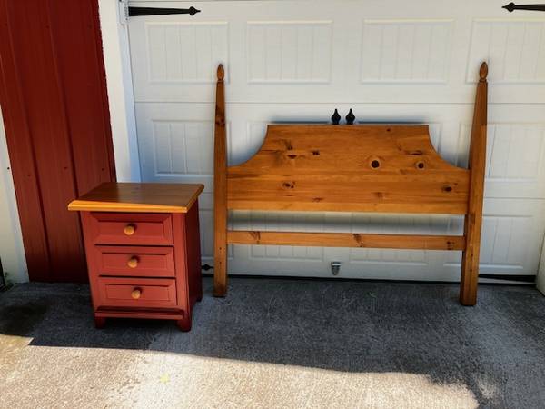 PINE QUEEN BEDROOM SET 1