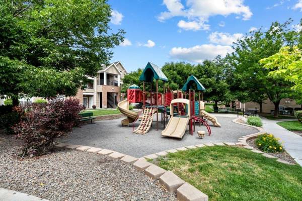 $1,630 / 1br - 1052ft2 - ONE MONTH FREE SPECIAL ! SCHEDULE A TOUR NOW (6626 Chapel Hill Blvd, Pasco, WA)63674570228737122