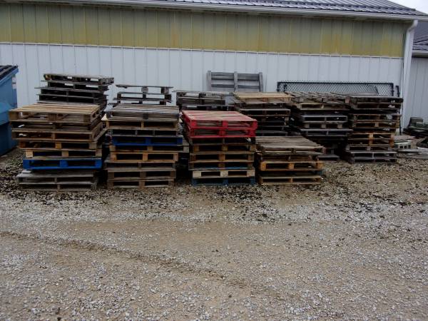 FREE PALLETS 1