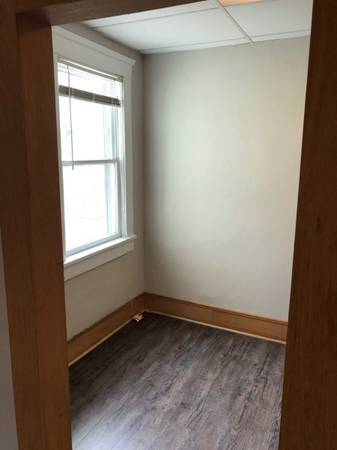 $1,050 / 2br - 800ft2 - 1579 E. 32nd Street UP unit (Cleveland)63860364438147120