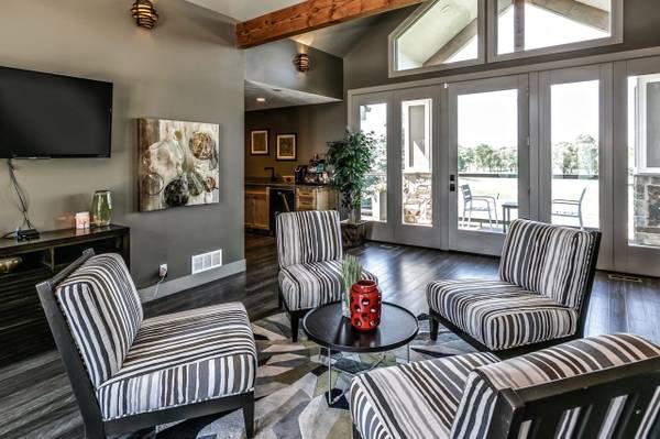 $1,290 / 1br - 753ft2 - Spacious 1 bed 1 bath apartment available now (Omaha)63681714290819121