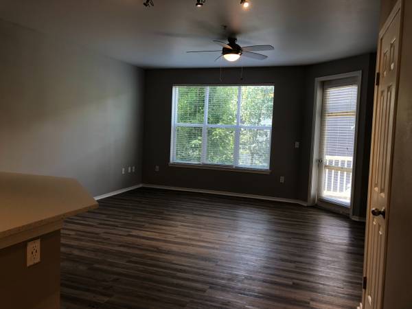 $1,759 / 1br - 745ft2 - Great 1 bed / 1 bath! We Love Pets! Ask about our Pet Policy (Beaverton - Tualatin Hills Nature Park)63672654326785123