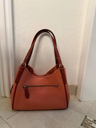 Coach medium hand bag 1