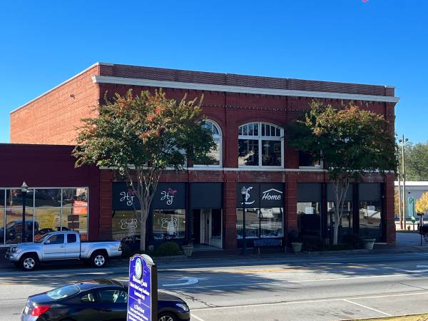 $800 / 800ft2 - Commercial Office Space On The Square (Jackson GA)63738344412675120