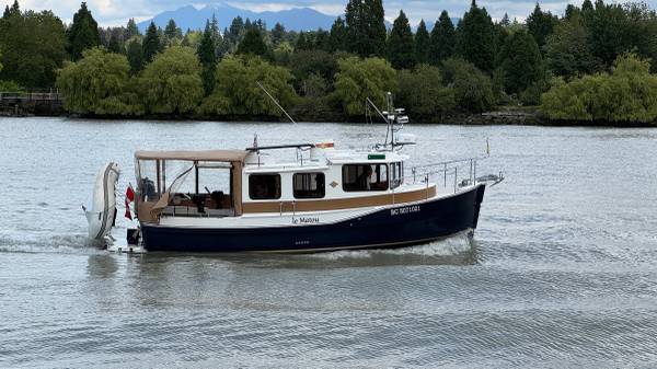 Ranger Tug 27’ Classic & Trailer Package 1