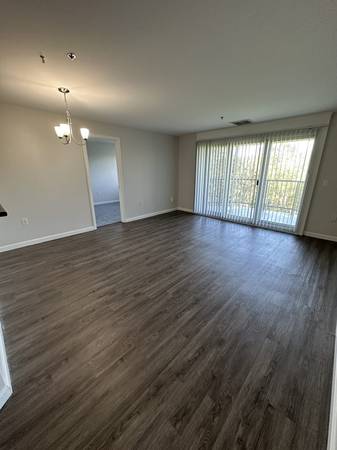 $2,525 / 2br - 1140ft2 - On-site Management, Additional Storage, 2 Bank Elevators (180 Woodbury St, Manchester, NH)63656161480579120