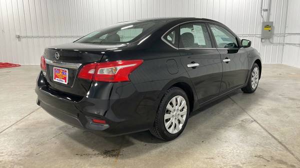 2019 Nissan Sentra - ¡Financiamiento interno disponible! - $11,99563442844305153123