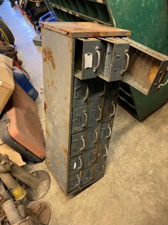 18 DRAWER METAL STORAGE UNIT 1