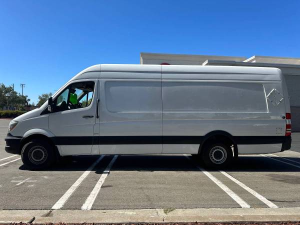 *2014 FREIGHTLINER SPRINTER CARGO VAN 2500 170" 159 mil millas ⭐s* - $26,500 (hayward / castro valley)63470419114243121