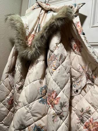 Women’s Sundance Jacket size large 1