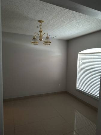 $2,450 / 3br - 2747ft2 - 2 BATH +2 DEN+ 2 CAR GARAGE HOUSE (PORT ST LUCIE)63899124596739123
