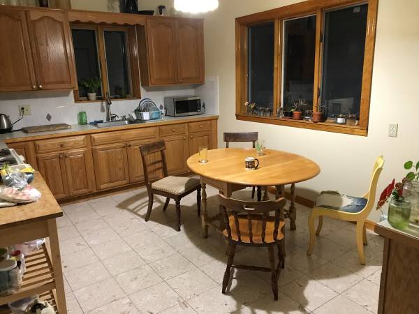 $1,200 BR in 3-room share, near Gilman Sq stop (Somerville)63892102432259123