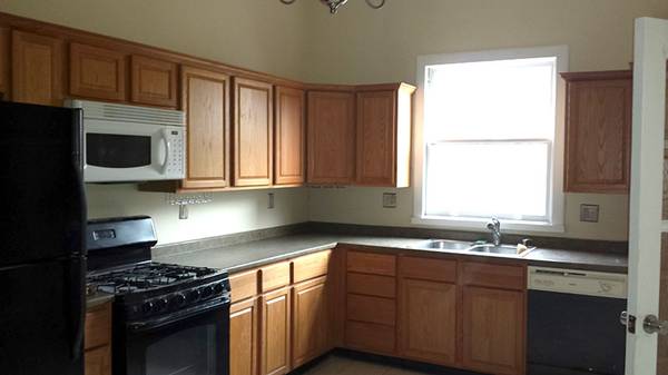 $650 / 1br - LARGE ROOM FOR RENT (Cherokee St, Bethlehem)64010162946563123