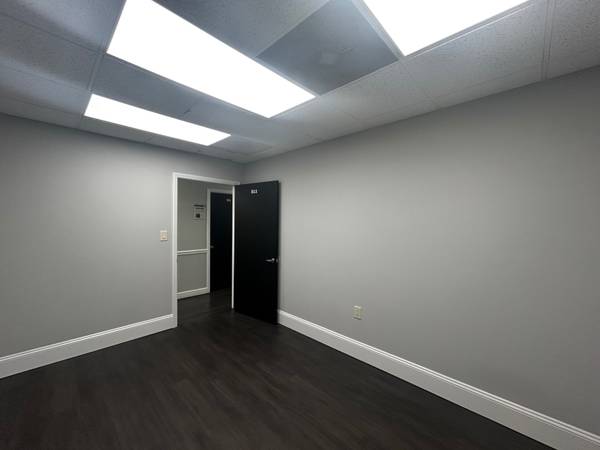 PRIVATE OFFICE SUITE 1