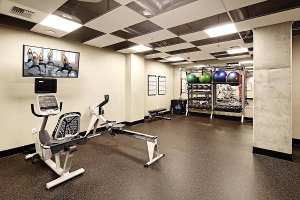 $2,140 / 529ft2 - Encimeras de Cuarzo, Balcón/Patio Privado en Unidades Seleccionadas, Soportes para Bicicletas (Belltown)63688462582401121