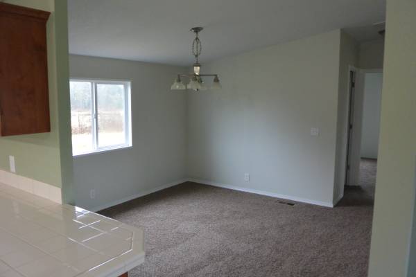 $2,095 / 4br - 1652ft2 - Spacious Battle Ground Manufactured Home for Rent (10409 NE 311th Cir)63820848671619122