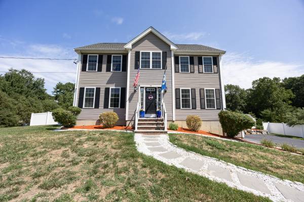 $4,500 / 4br - 3134ft2 - Beautiful Single Family Home Rental Alert! (Raynham)63828339460609120