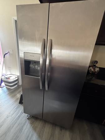 Frigidaire Fridge 1