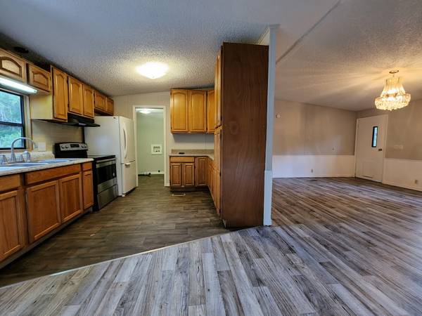 $1,600 / 3br - 3 Bed, 2 Bath with 2 car garage / workshop on a fenced 1/4 Acre (Orange Lake)63861744878467120