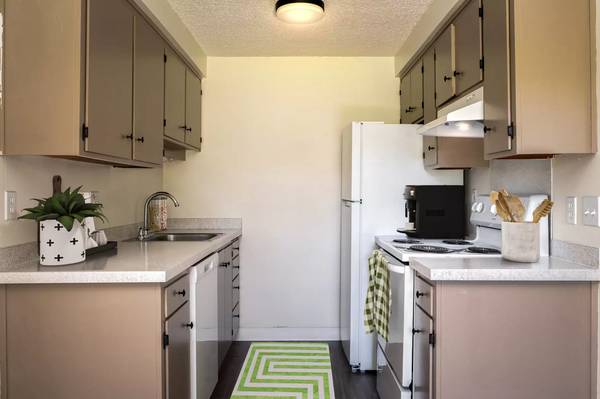 $1,331 / 1br - 750ft2 - Pet paradise! 1 Bed/1 Bath perfect for furry companions. (Springfield - North Springfield)63373544120963123