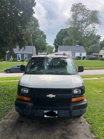 Chevy Express 3500 Camper Van - $10,000 (West Des Moines)63613562729731123