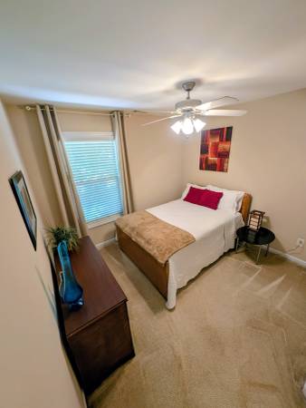 $268 / 3br - 1740ft2 - ▶ Habitación amueblada + oficina/despacho/estudio adicional + baño privado (RTP / Durham / Morrisville)63685979858307120