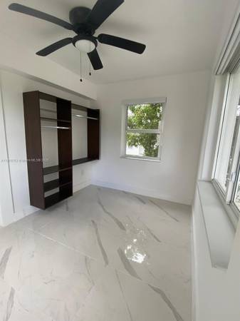 $1,850 / 1br - ONE OF A KIND AND UNIQUE 1 BED 1 BATH UNIT (HOLLYWOOD)64049282612610124
