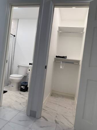 $1,000 Rent a studio with independent entrance (Laredo)63662018801667124