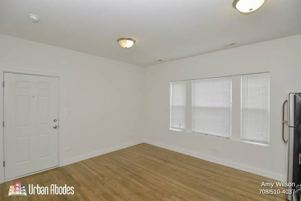 $1,330 / 1br - 700ft2 - Dramatic 1 Bedroom, 1 Bath in Portage Park, Available: Now (Portage Park)63918413901058124