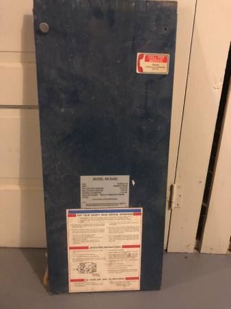 gas heater model 300 base bleu door  intertherm HELP ME IDENTIFY IF YOU KNOW THE 1