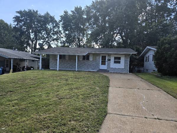 1 3 Bed / 1.5 Bath Home – Ready to Move In 1