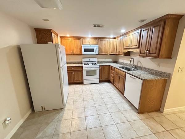$659,000 / 3br - 3-4 Bedroom home with a finished basement apartment for Sale (marietta)63963858489986121