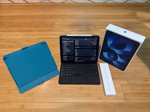 Apple iPad Air (5th Gen) 64GB with 2 Cases and Apple Pencil (2nd